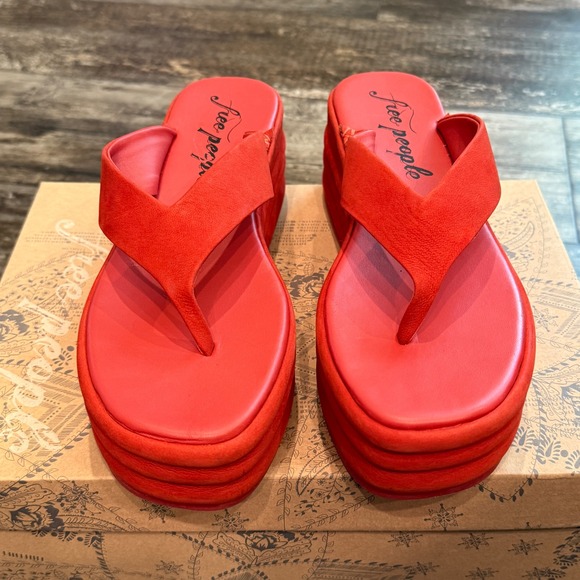 Free People‎ Red Suede Platform Thong Sandals Beachy Summer Shoes Size 38 NEW - Picture 2 of 15